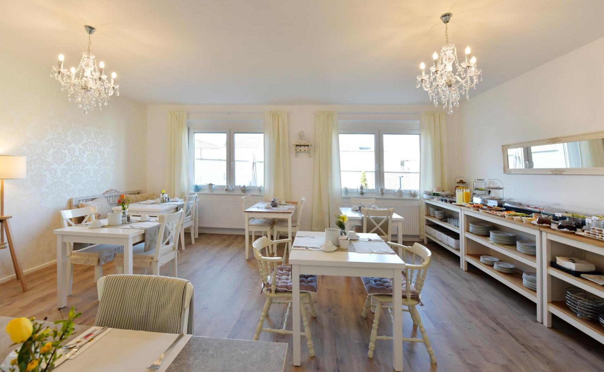 Haus Mariella Hotell Podersdorf am See Exteriör bild