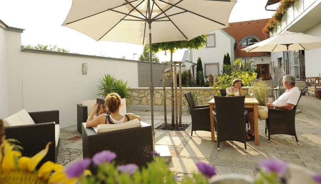 Haus Mariella Hotell Podersdorf am See Exteriör bild